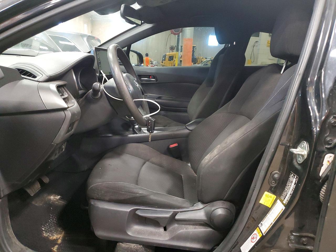 TOYOTA C-HR 2019 — 8