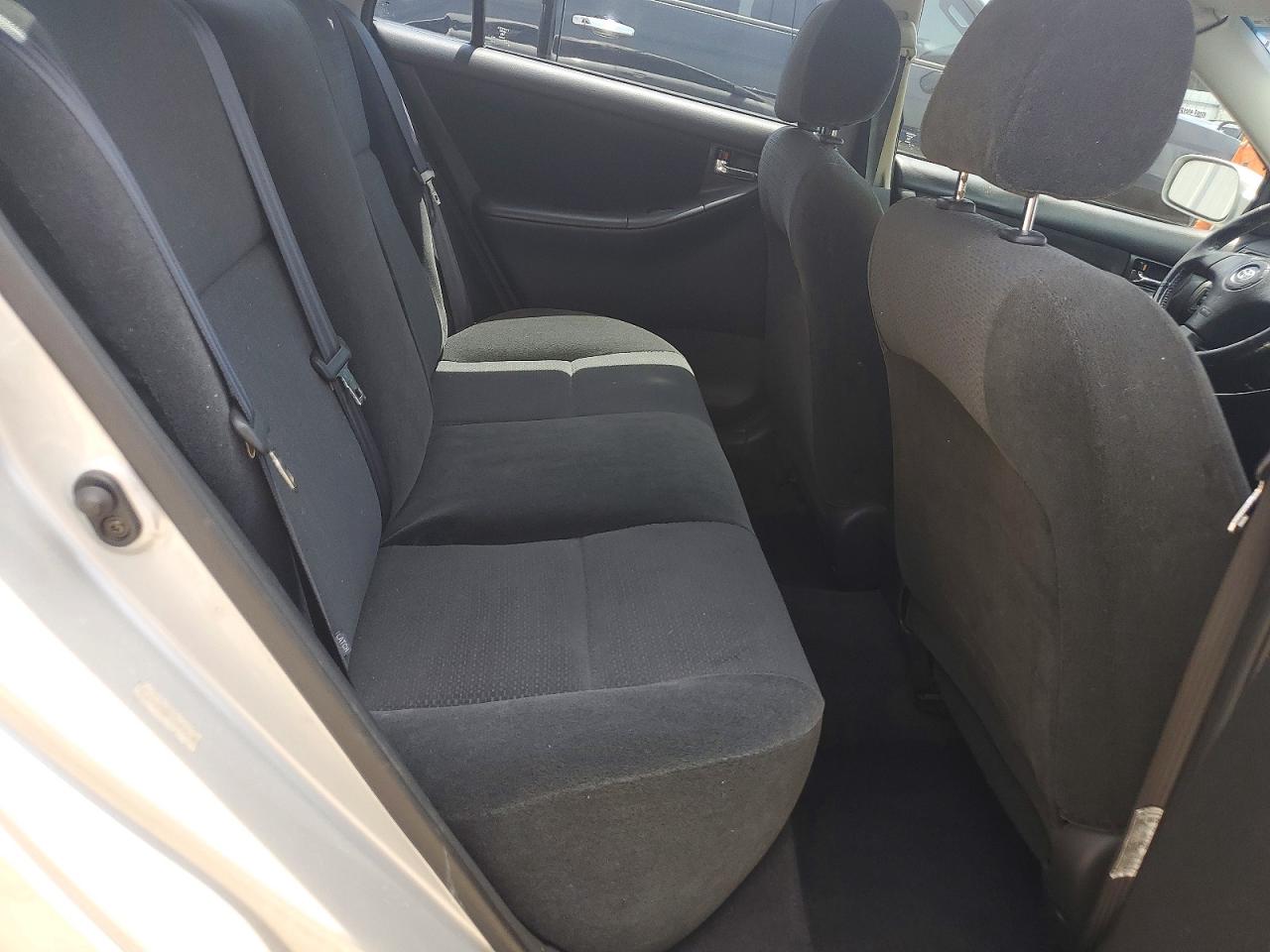 TOYOTA COROLLA 2004 — 11