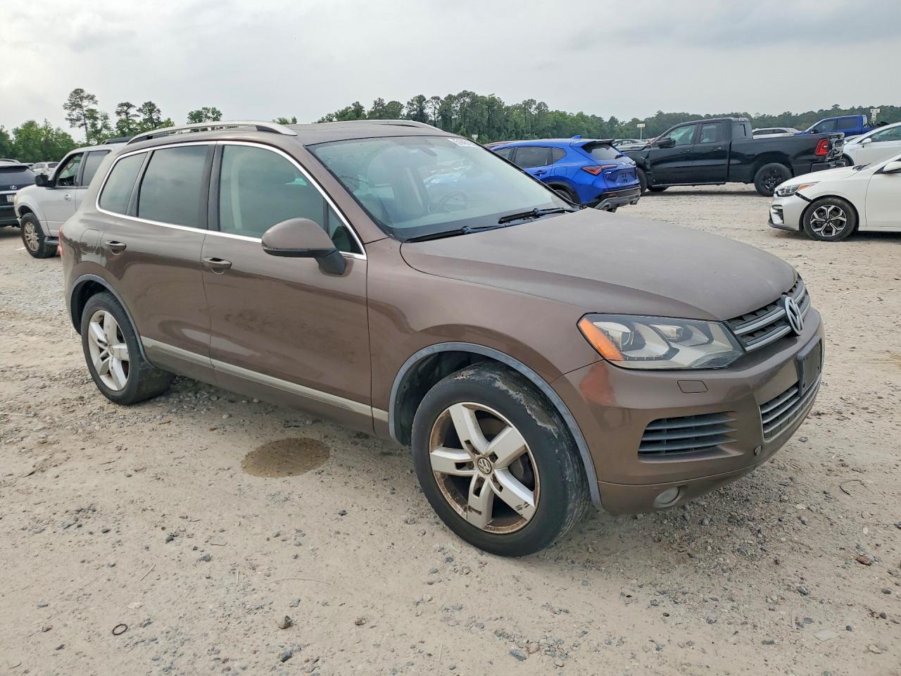 2014 VOLKSWAGEN TOUAREG V6