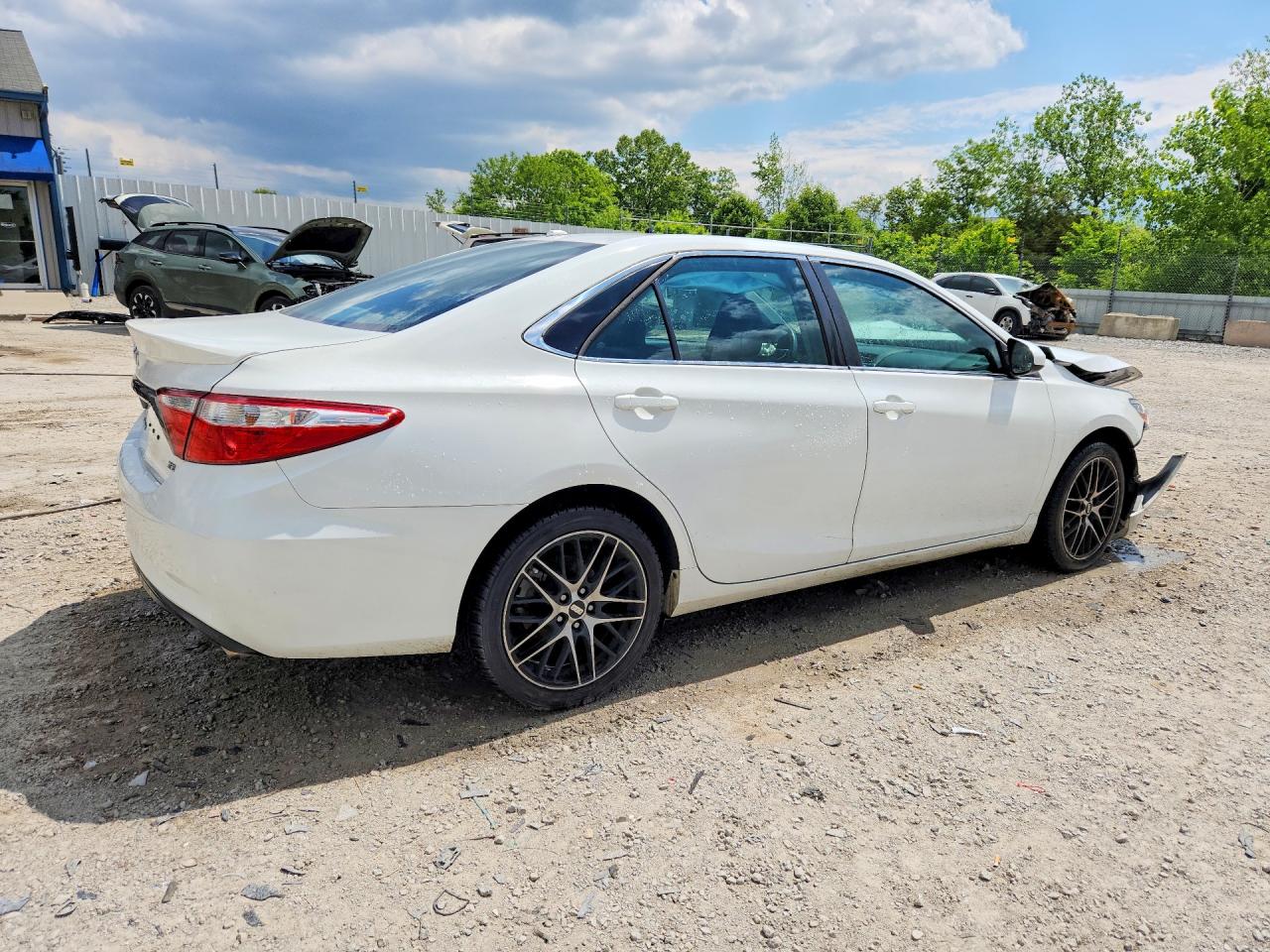 TOYOTA CAMRY 2015 — 4