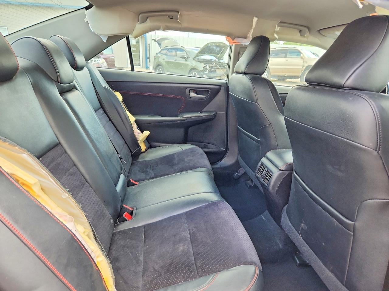 TOYOTA CAMRY 2015 — 11