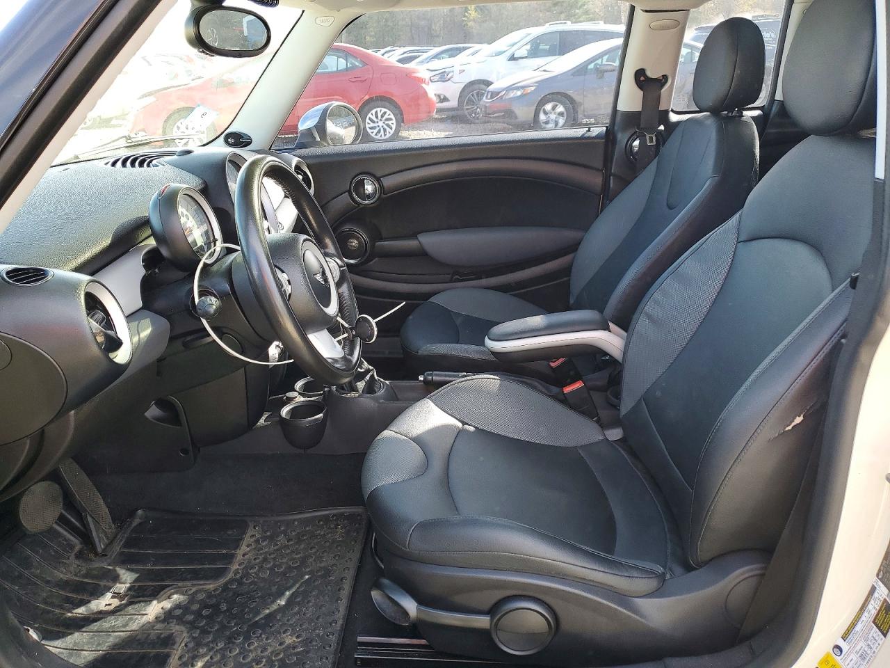 MINI COOPER 2010 — 8