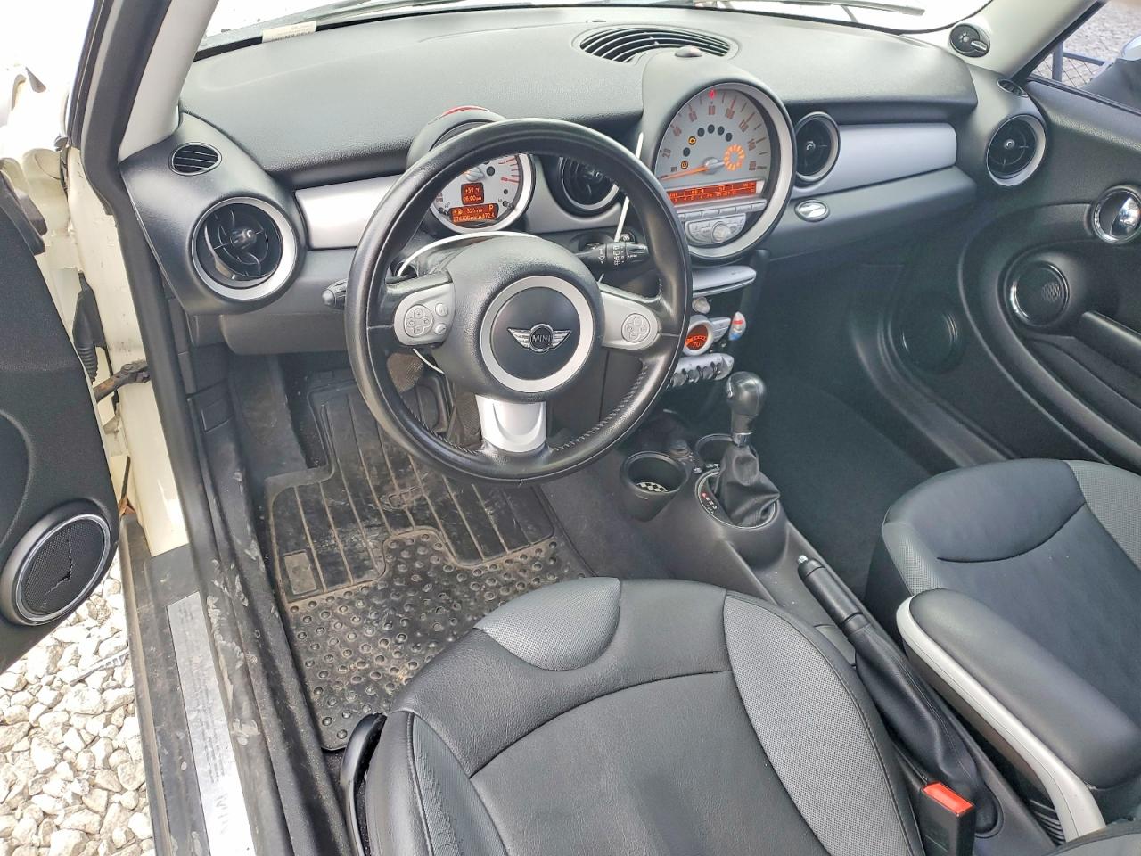 MINI COOPER 2010 — 9