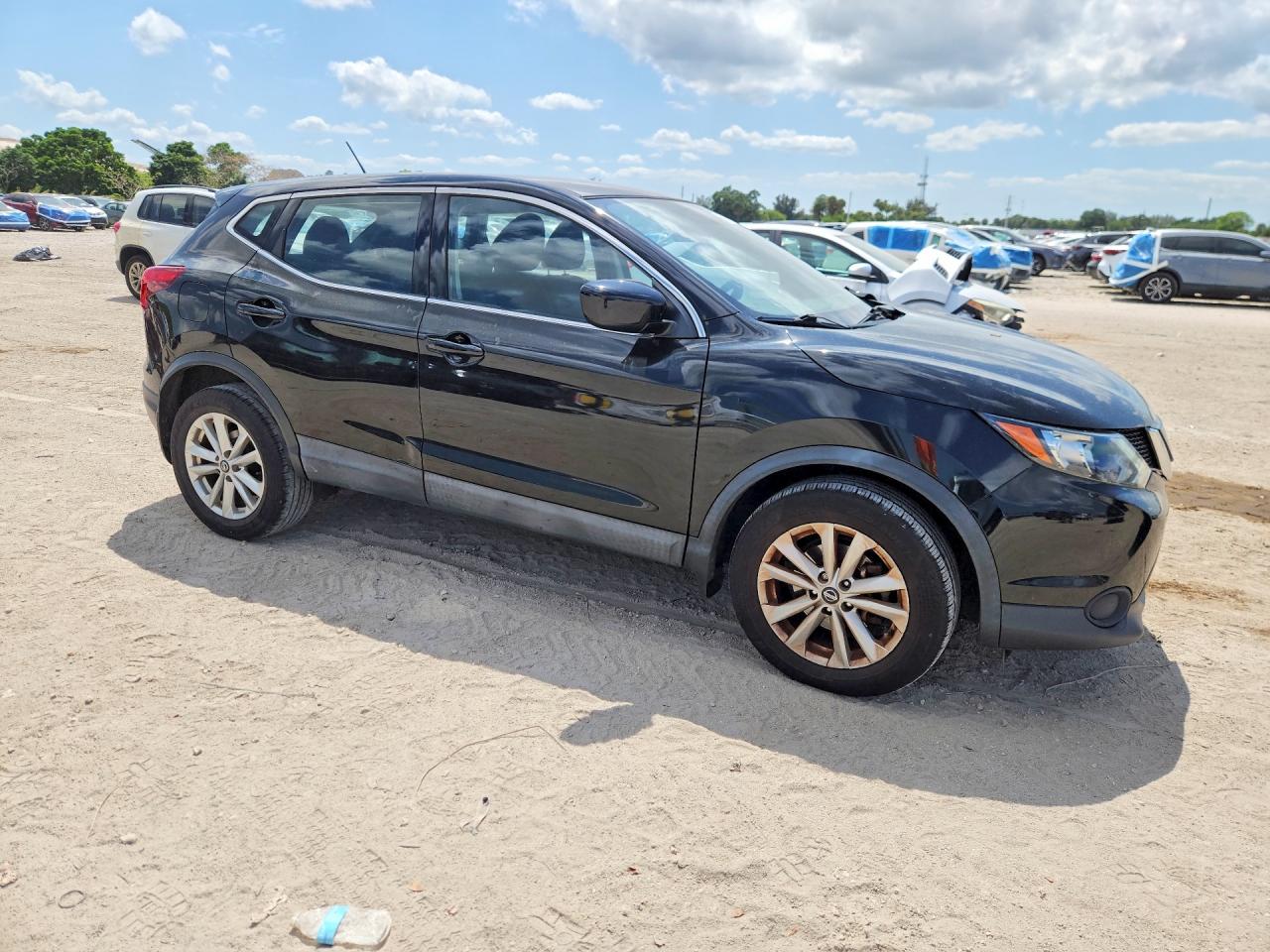 NISSAN ROGUE SPORT 2019 — 5