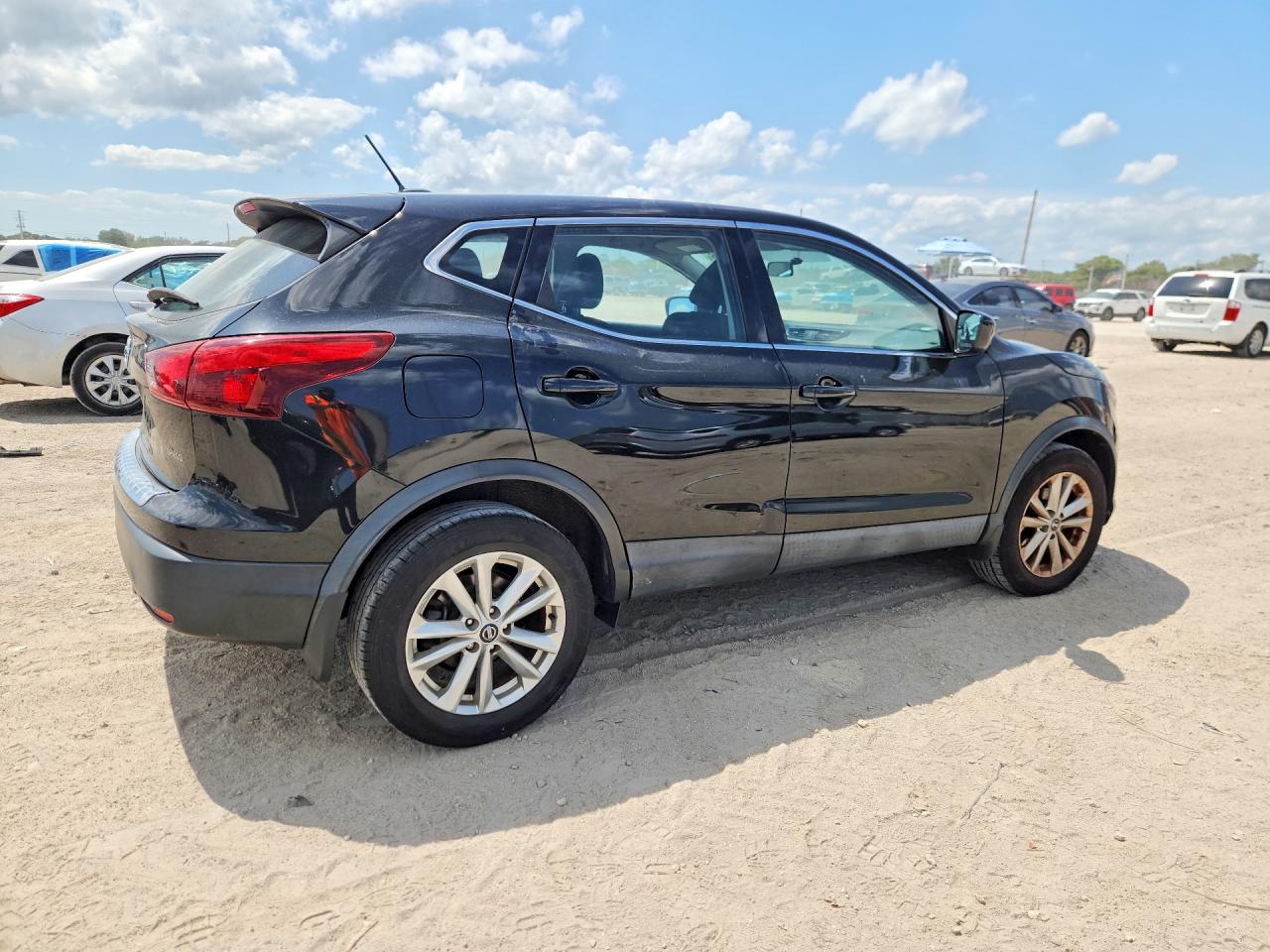 NISSAN ROGUE SPORT 2019 — 4