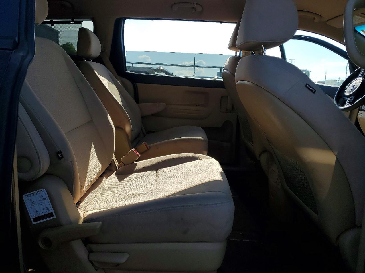 KIA SEDONA 2016 — 12