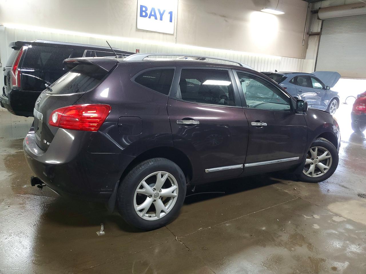 NISSAN ROGUE 2011 — 4