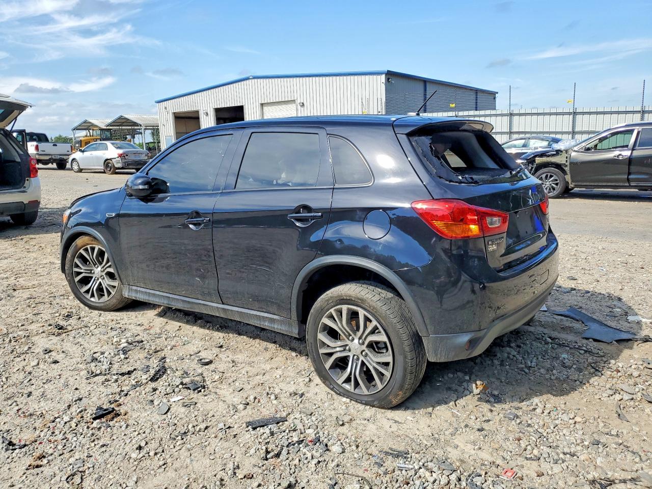 MITSUBISHI OUTLANDER SPORT 2016 — 3