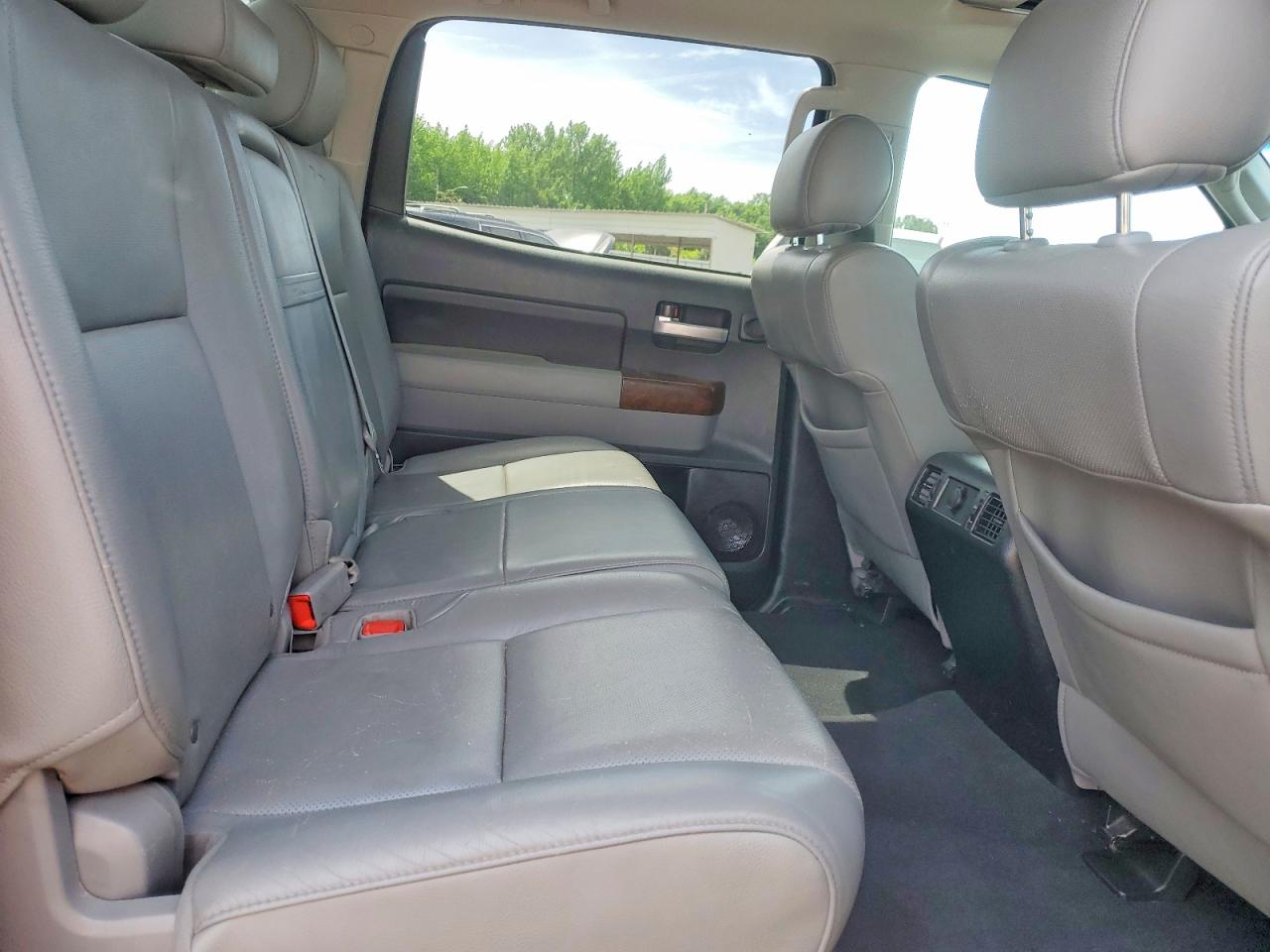 TOYOTA TUNDRA 2012 — 11