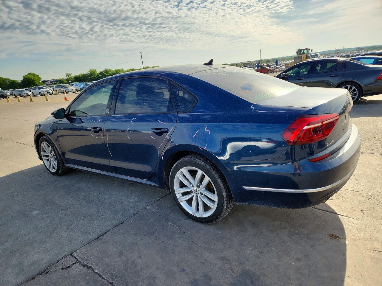 VOLKSWAGEN PASSAT 2019 — 3