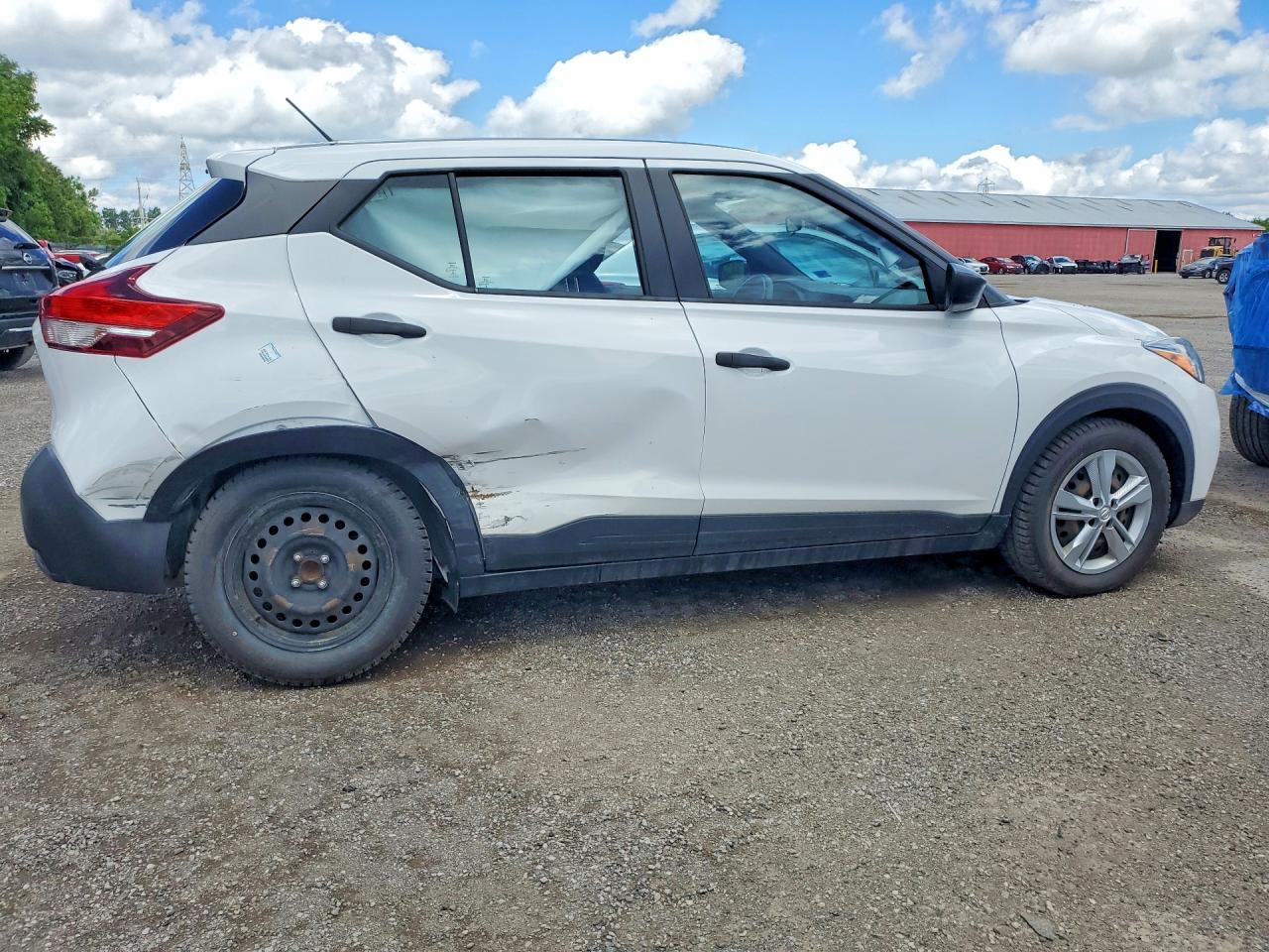 NISSAN KICKS 2019 — 4