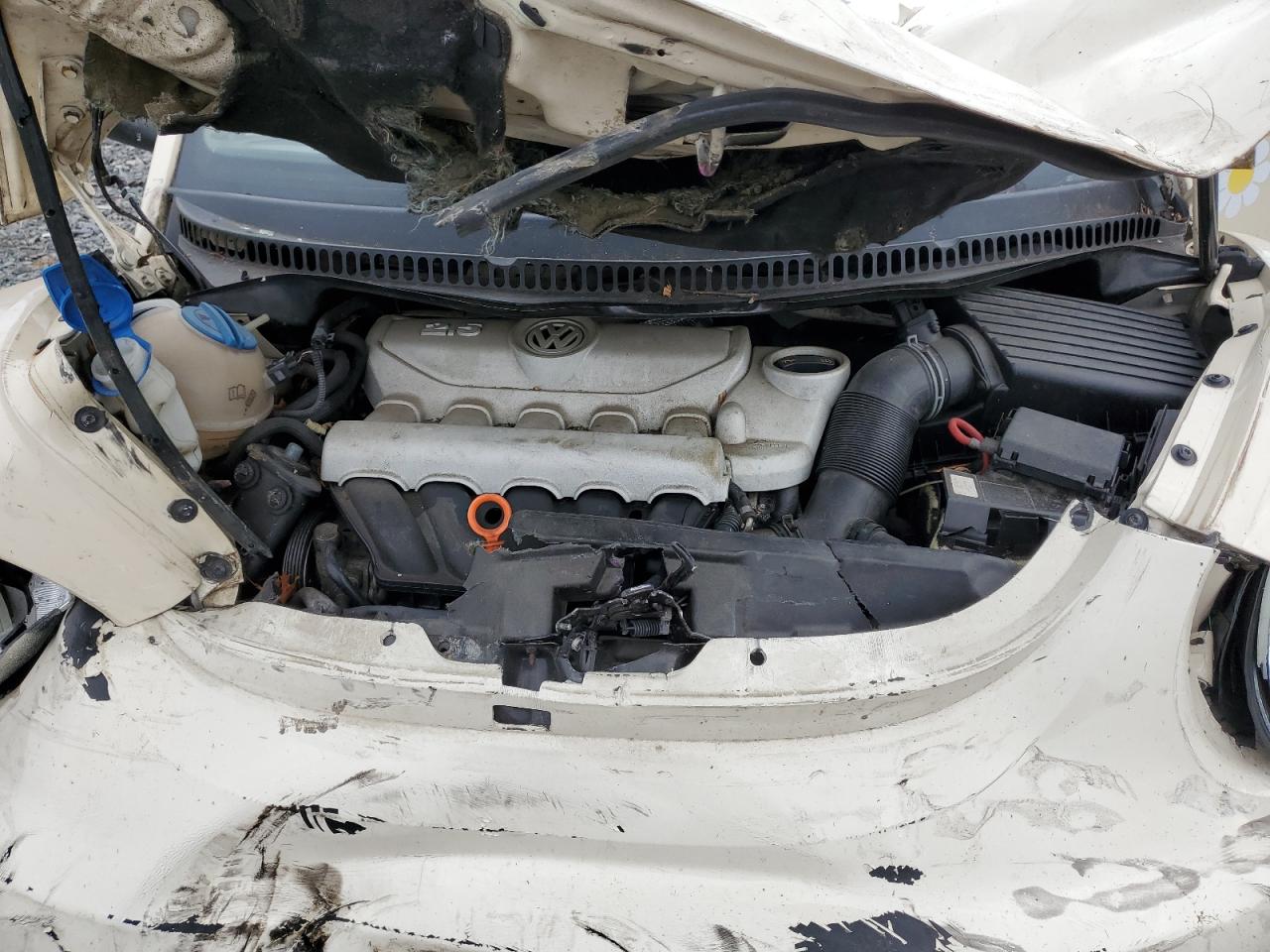 VOLKSWAGEN NEW BEETLE 2008 — 12