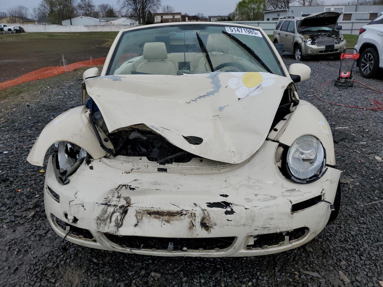 VOLKSWAGEN NEW BEETLE 2008 — 6