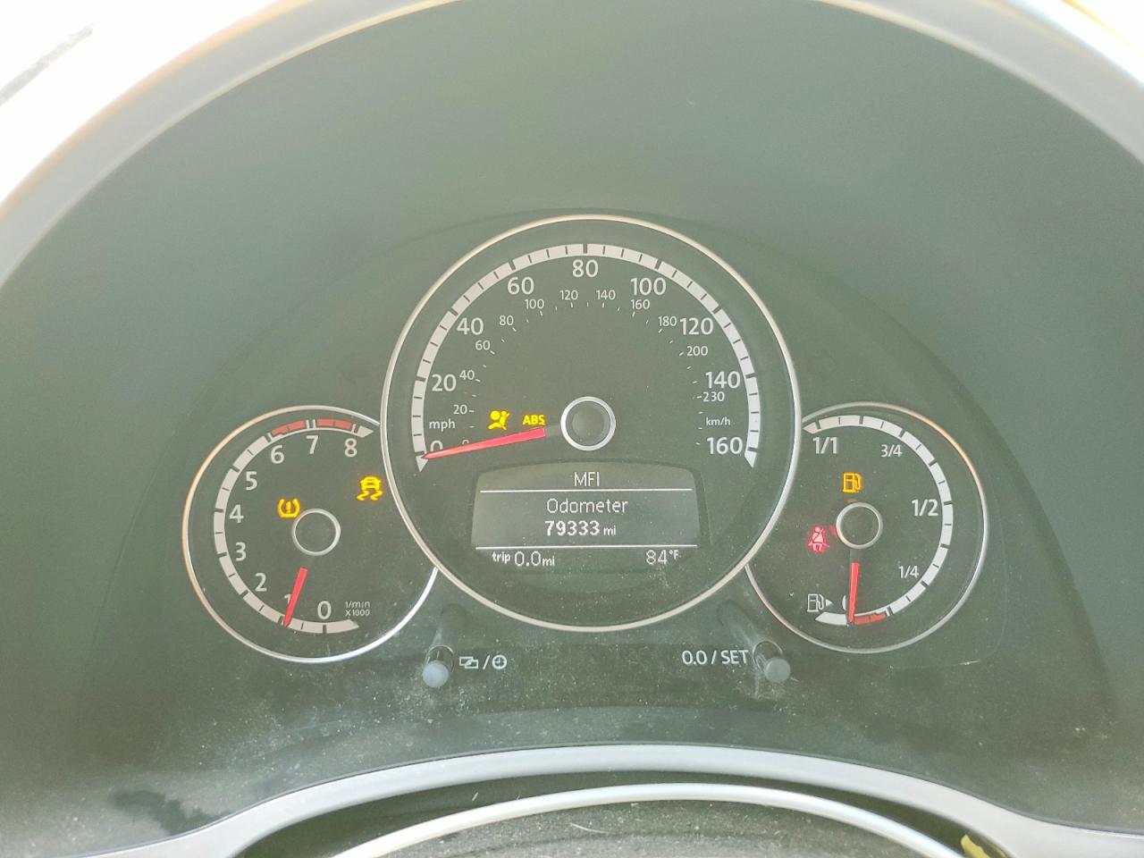 VOLKSWAGEN BEETLE 2013 — 10