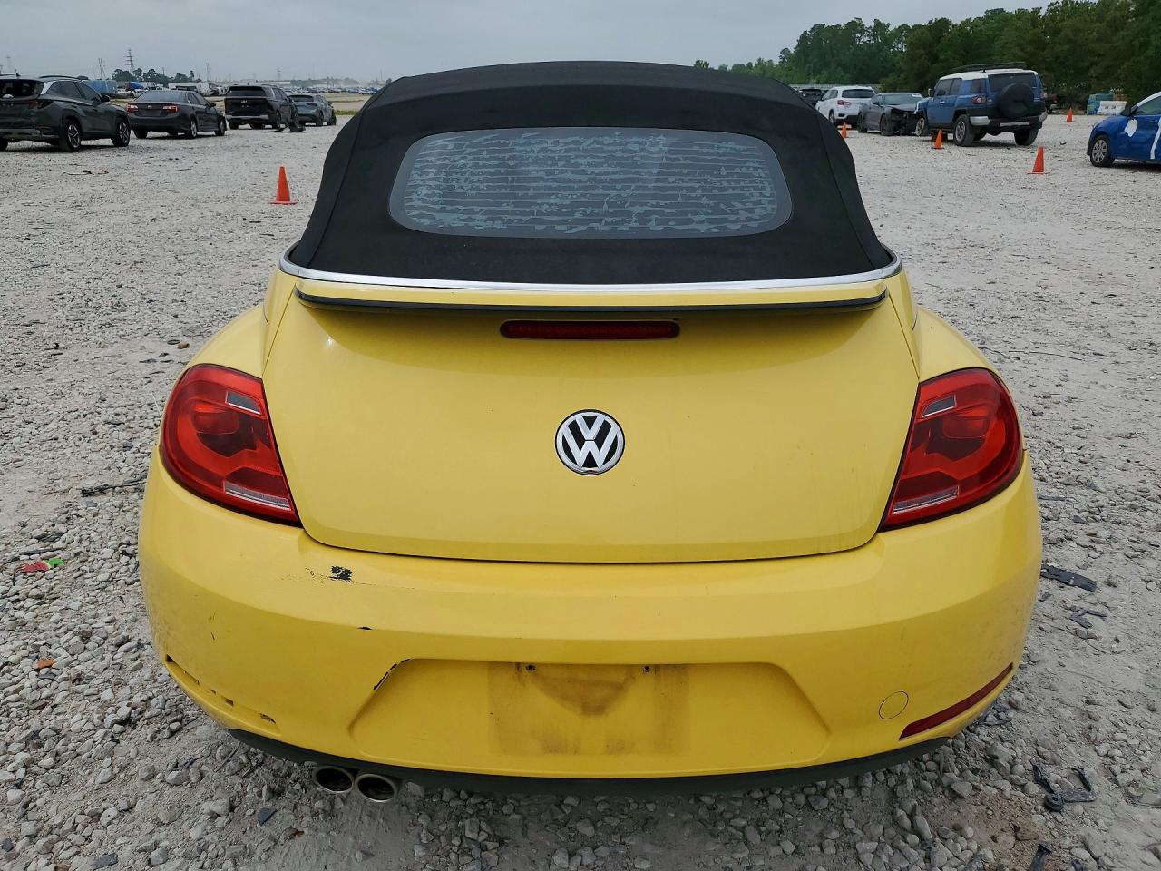 VOLKSWAGEN BEETLE 2013 — 7