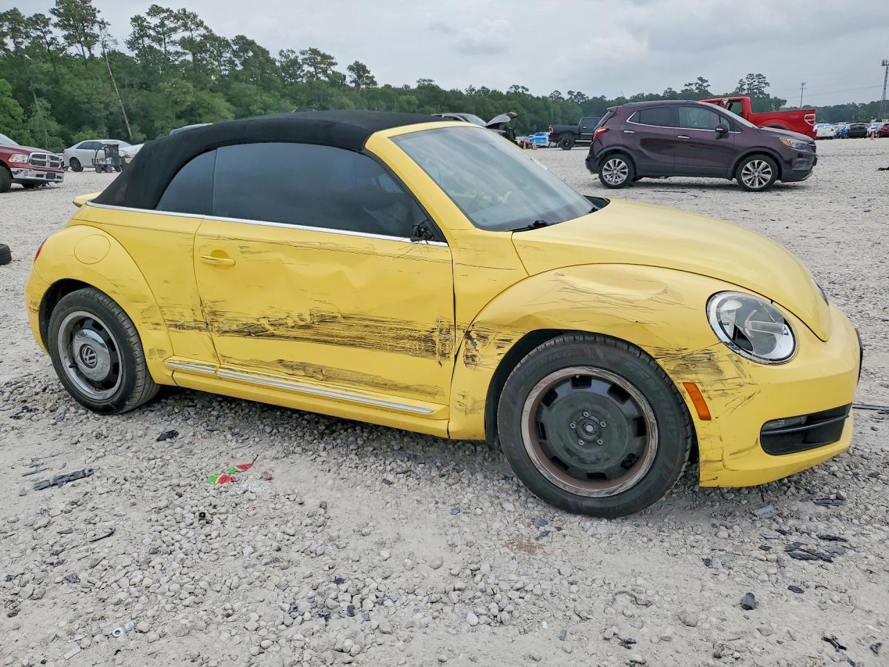 VOLKSWAGEN BEETLE 2013 — 5