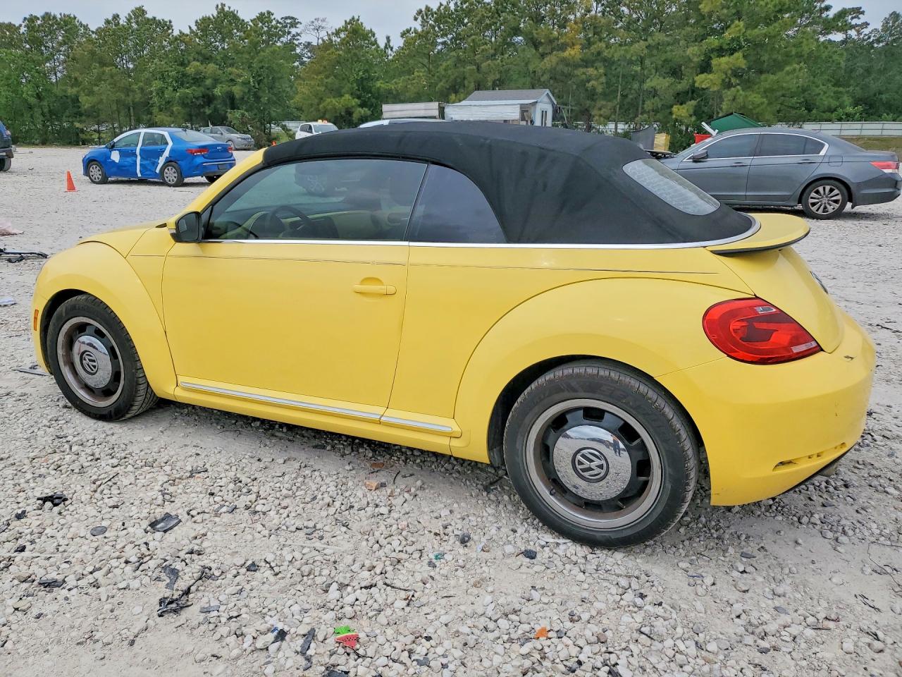 VOLKSWAGEN BEETLE 2013 — 3