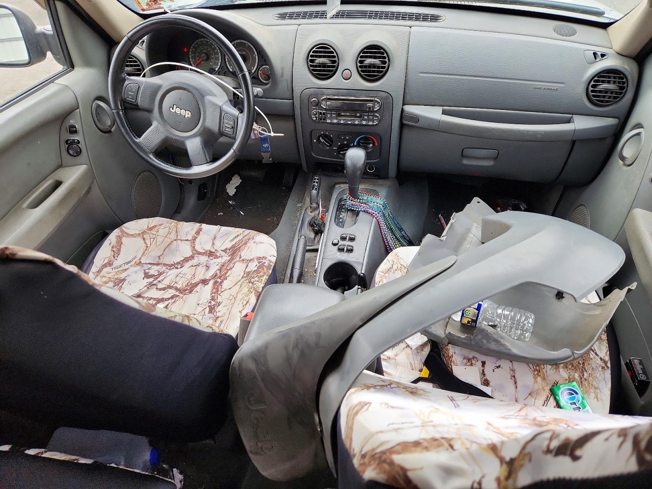 JEEP LIBERTY 2005 — 9