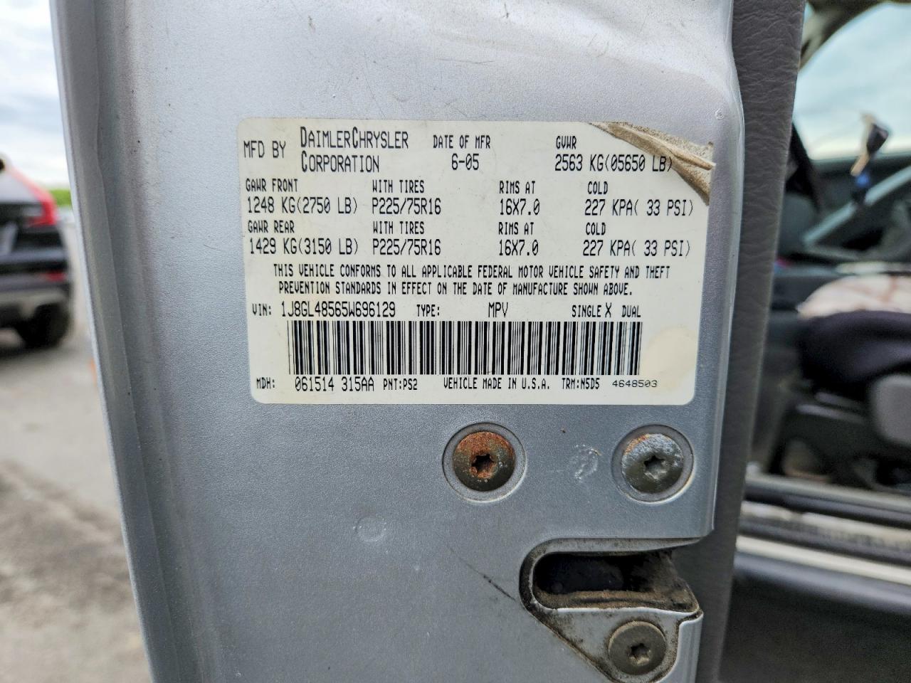 JEEP LIBERTY 2005 — 15