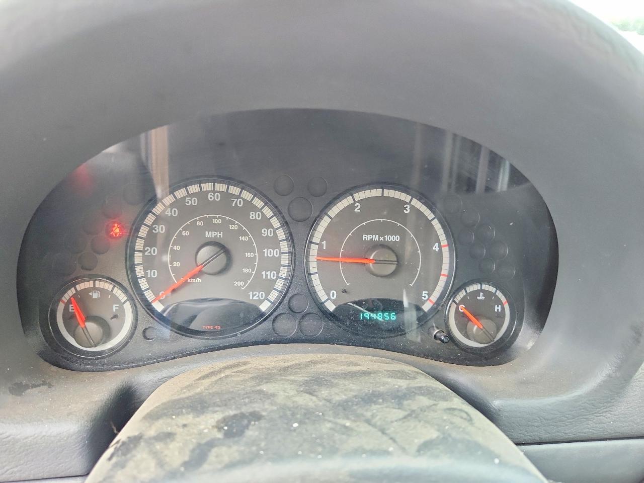 JEEP LIBERTY 2005 — 10