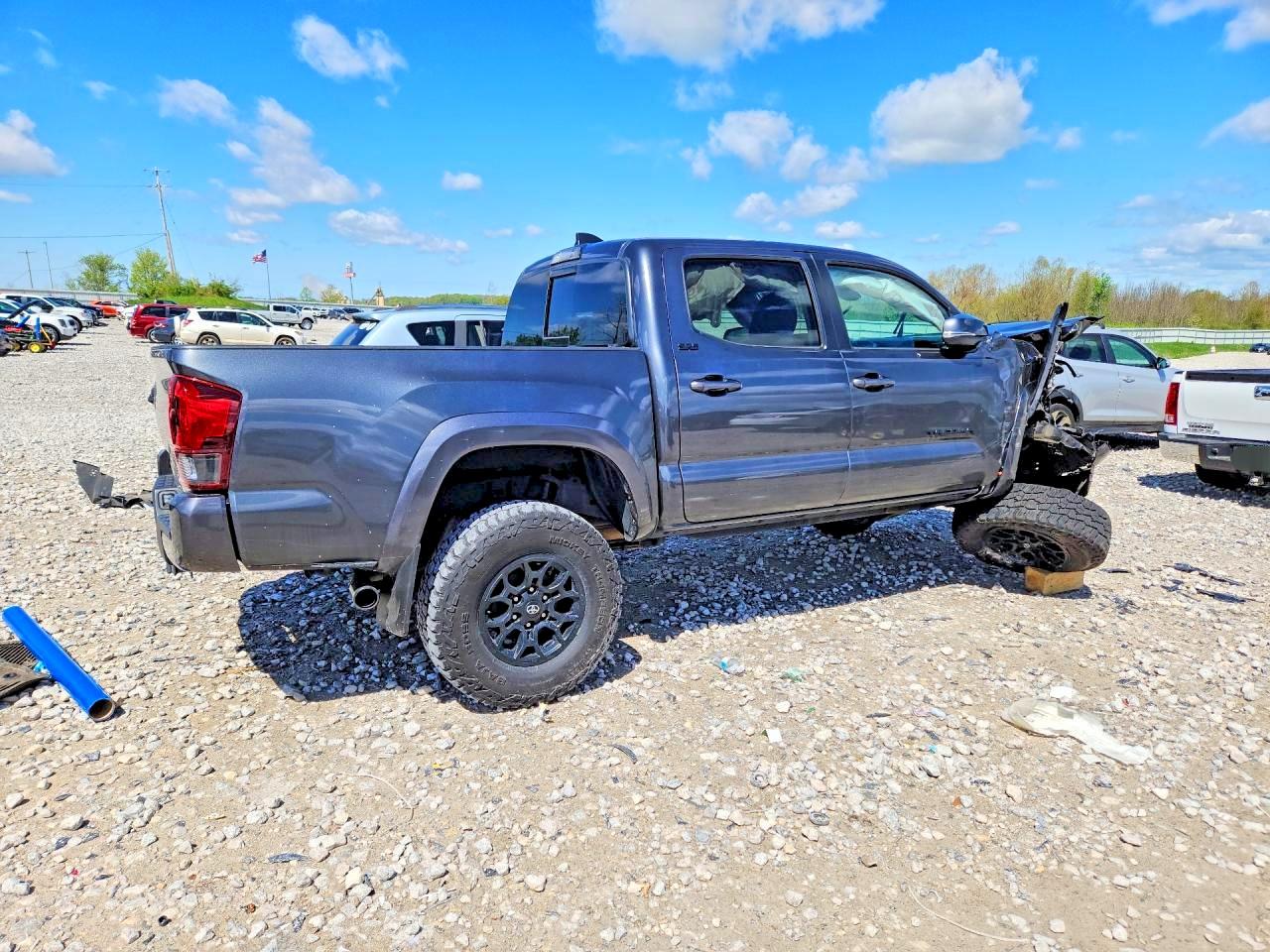 TOYOTA TACOMA 2021 — 4
