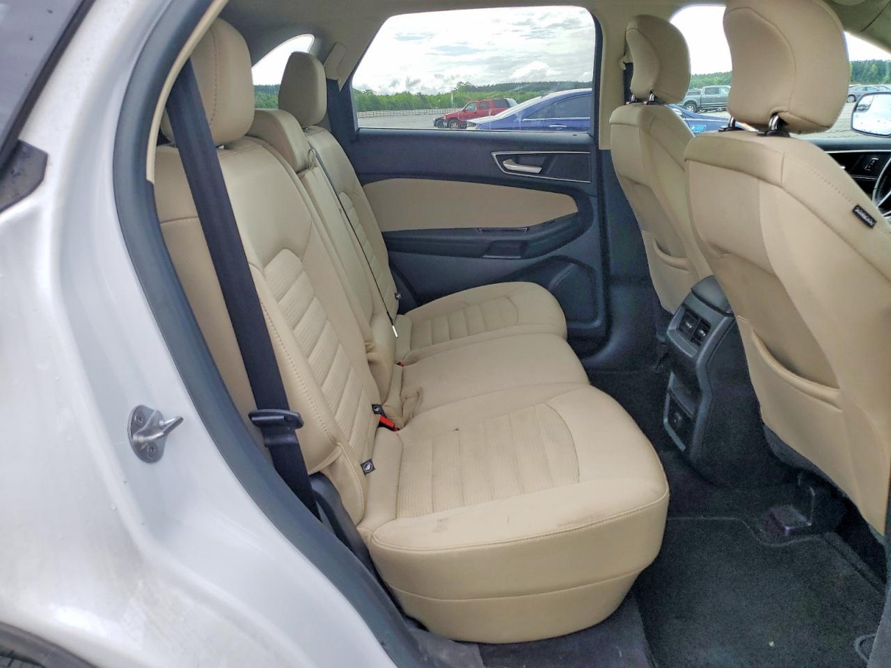 FORD EDGE 2016 — 12