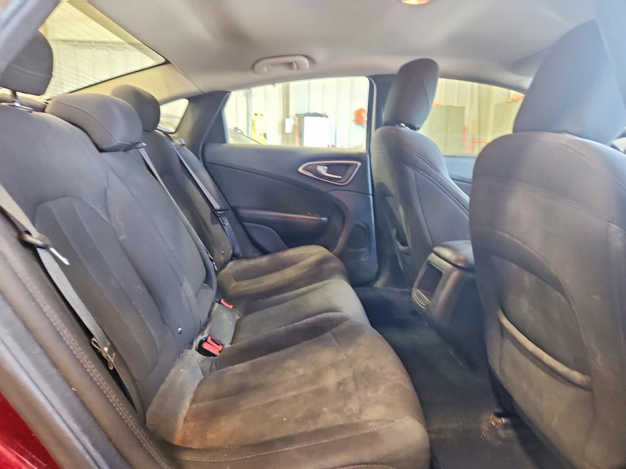 Chrysler 200 2015 — 10
