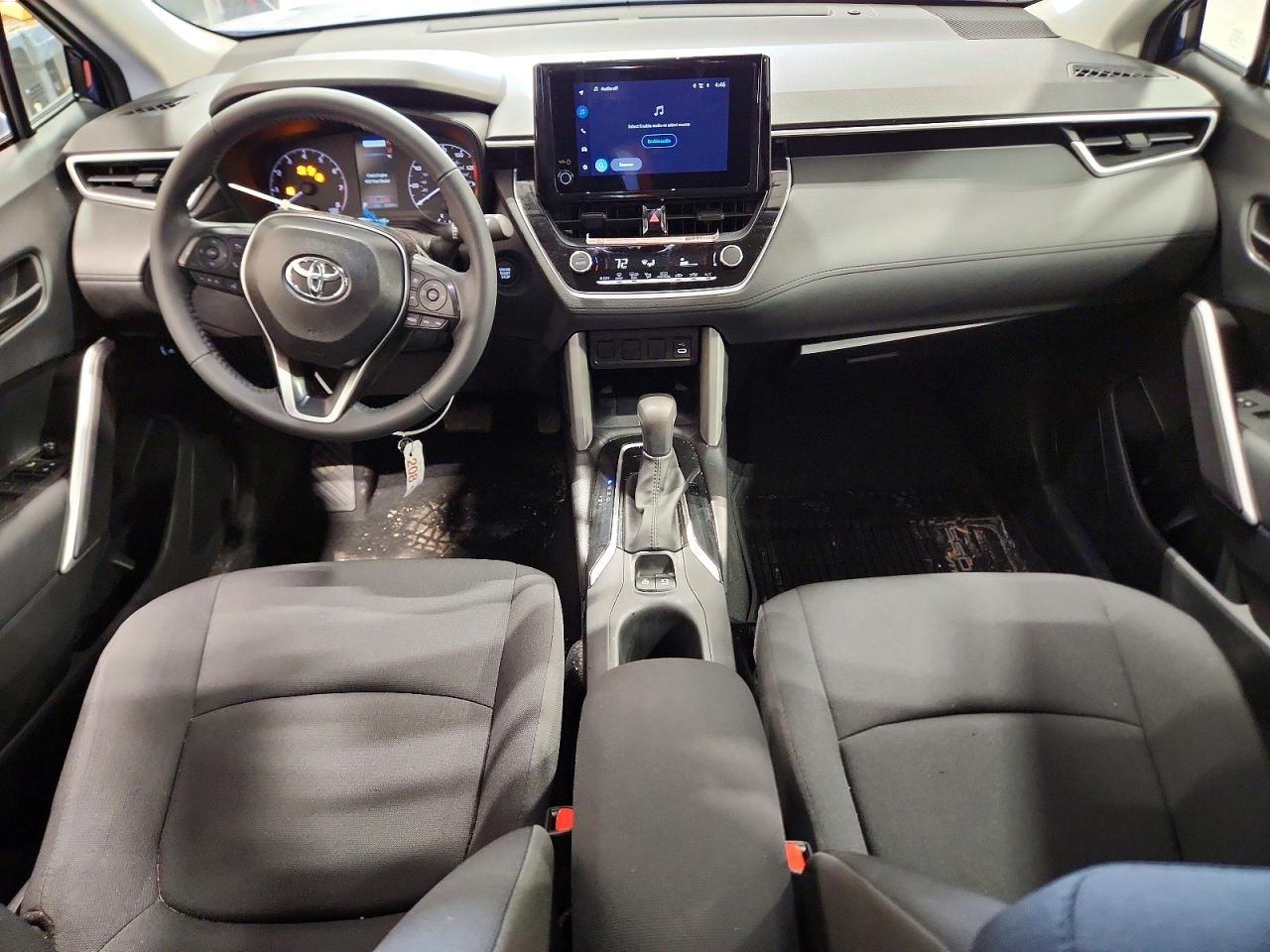TOYOTA COROLLA CROSS 2025 — 9