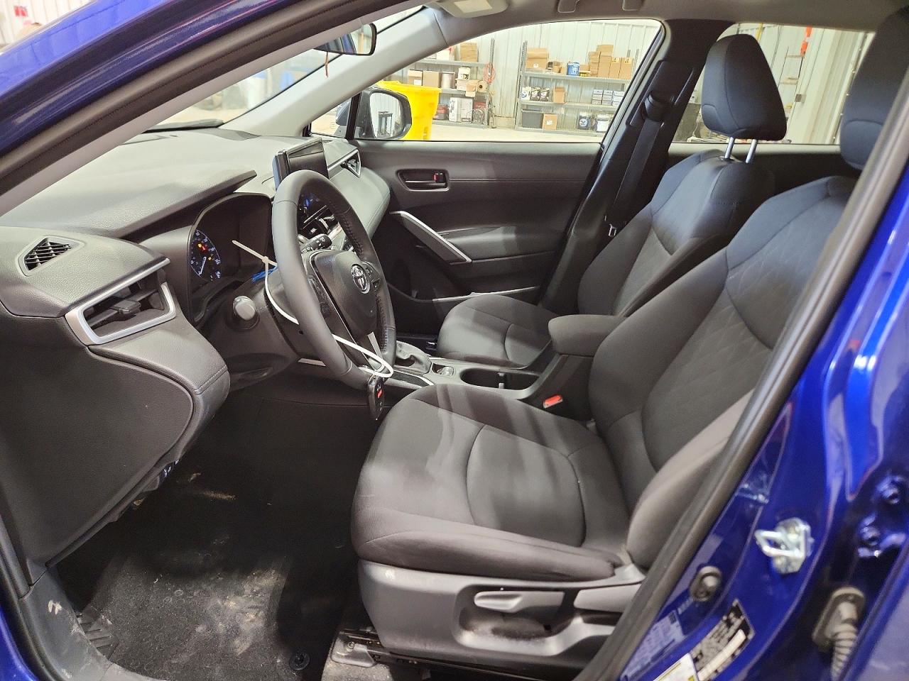 TOYOTA COROLLA CROSS 2025 — 8