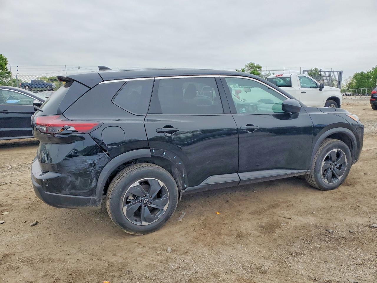 NISSAN ROGUE 2025 — 4