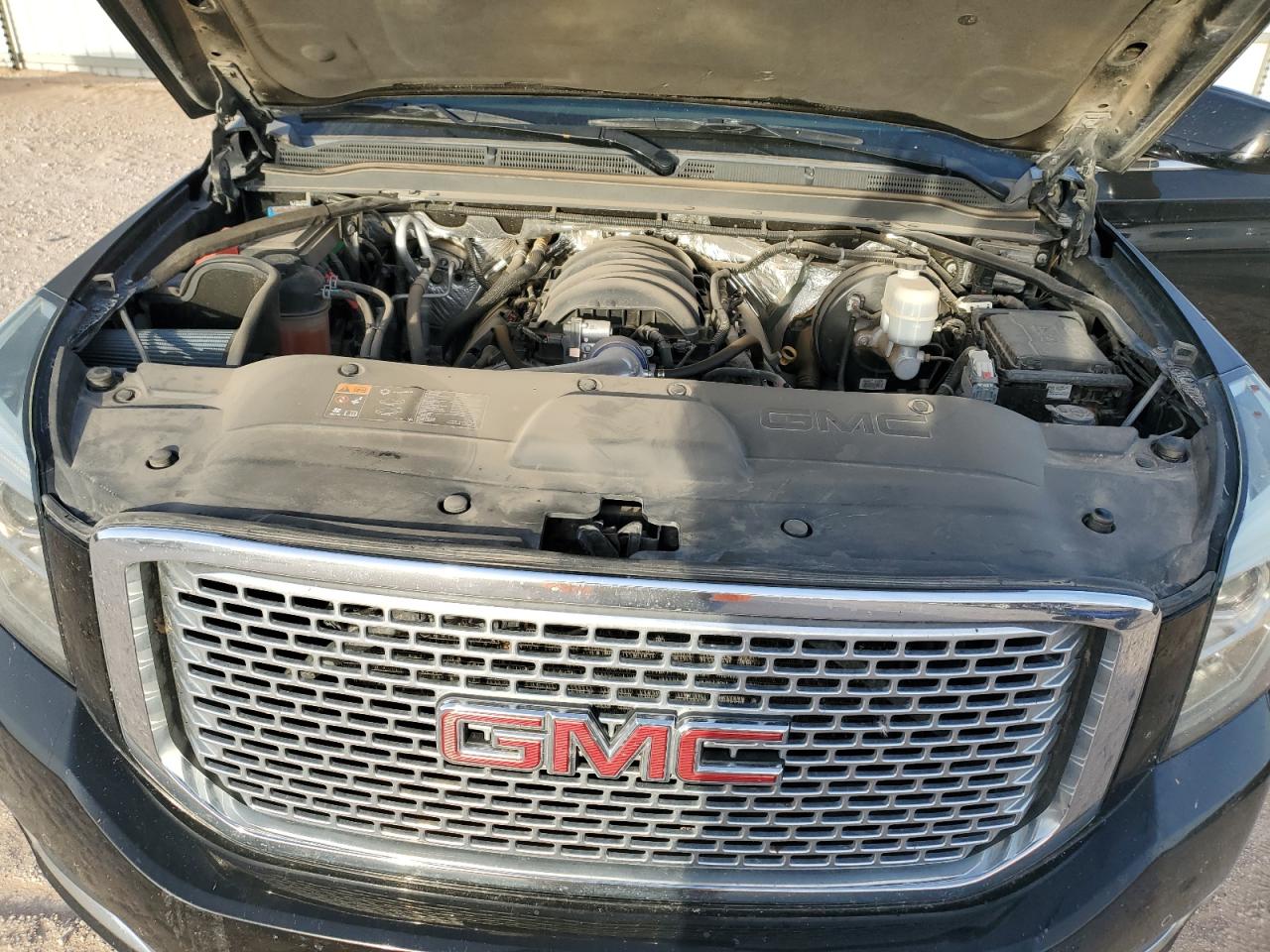 GMC YUKON 2016 — 13
