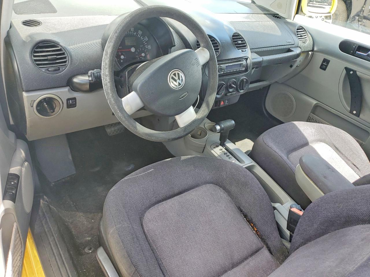 VOLKSWAGEN NEW BEETLE 2003 — 9