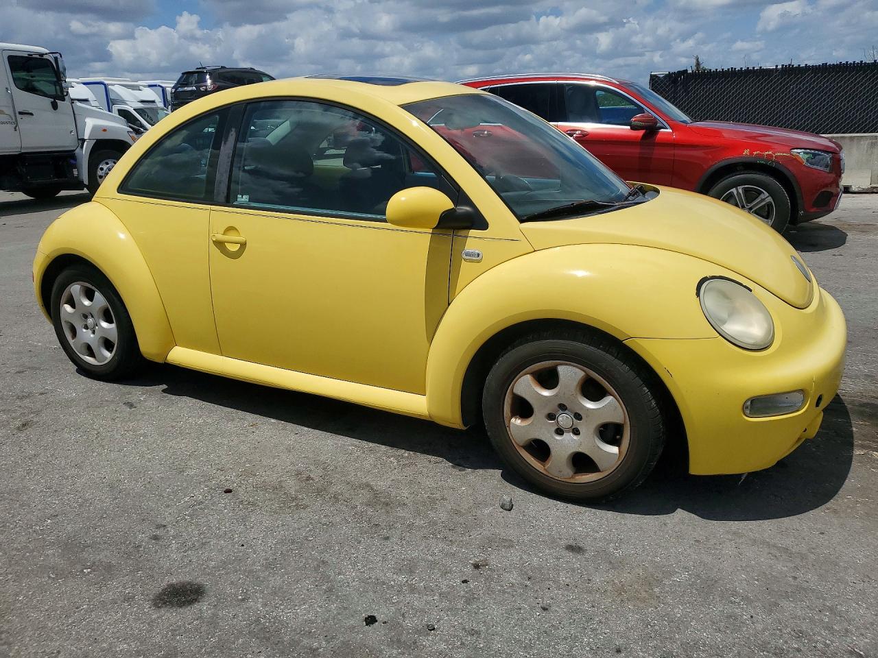 VOLKSWAGEN NEW BEETLE 2003 — 5