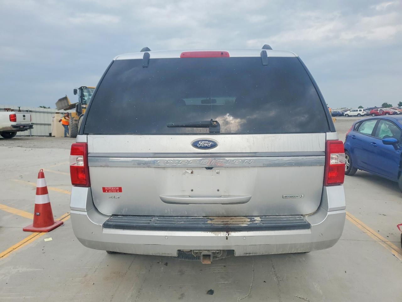 FORD EXPEDITION 2017 — 7