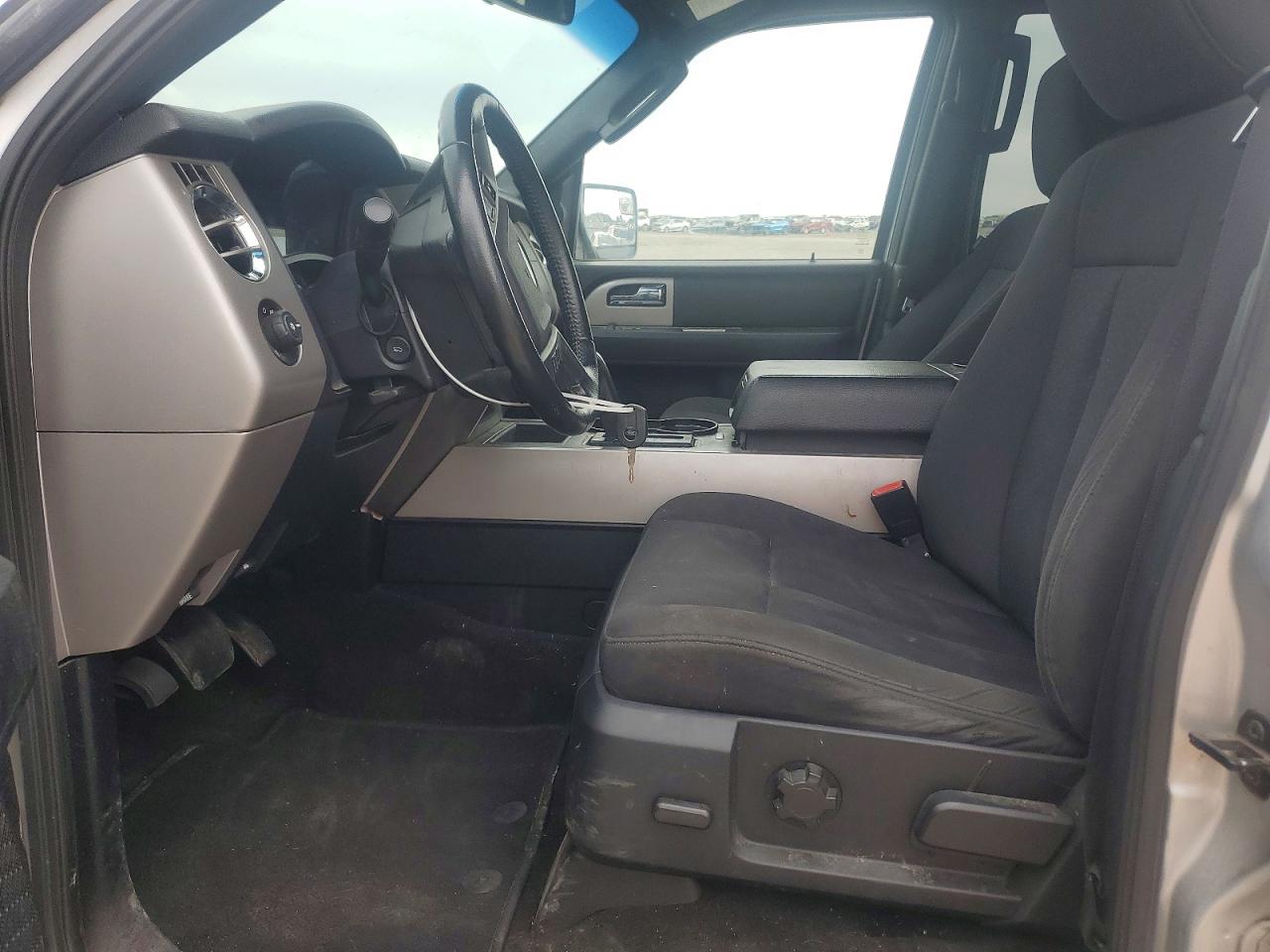 FORD EXPEDITION 2017 — 8