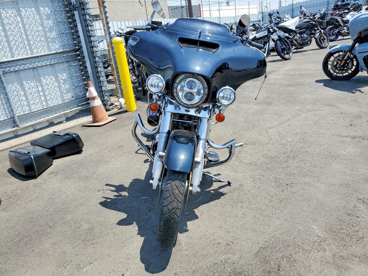 HARLEY-DAVIDSON FLHX 2014 — 3