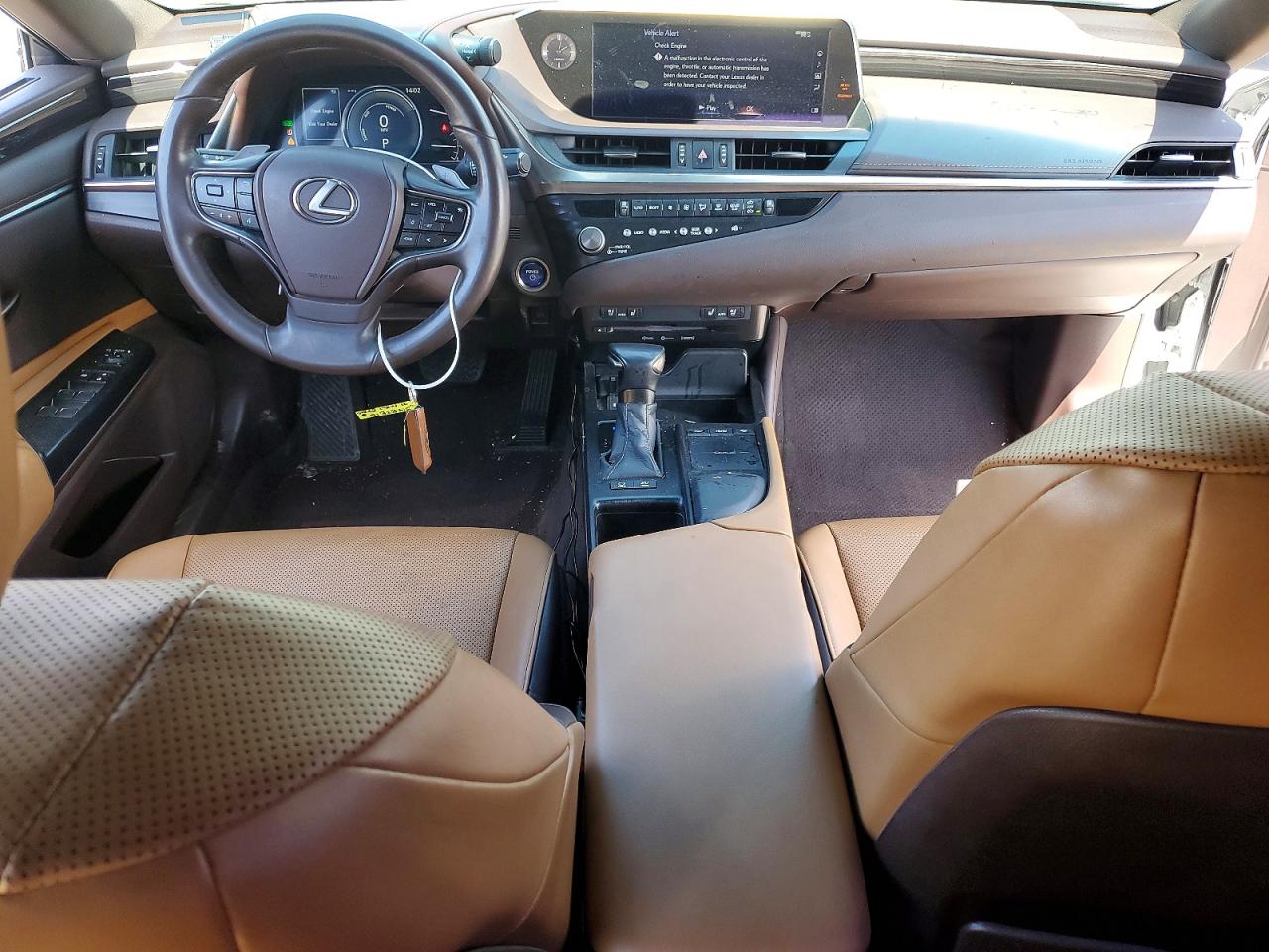 LEXUS ES 2021 — 9