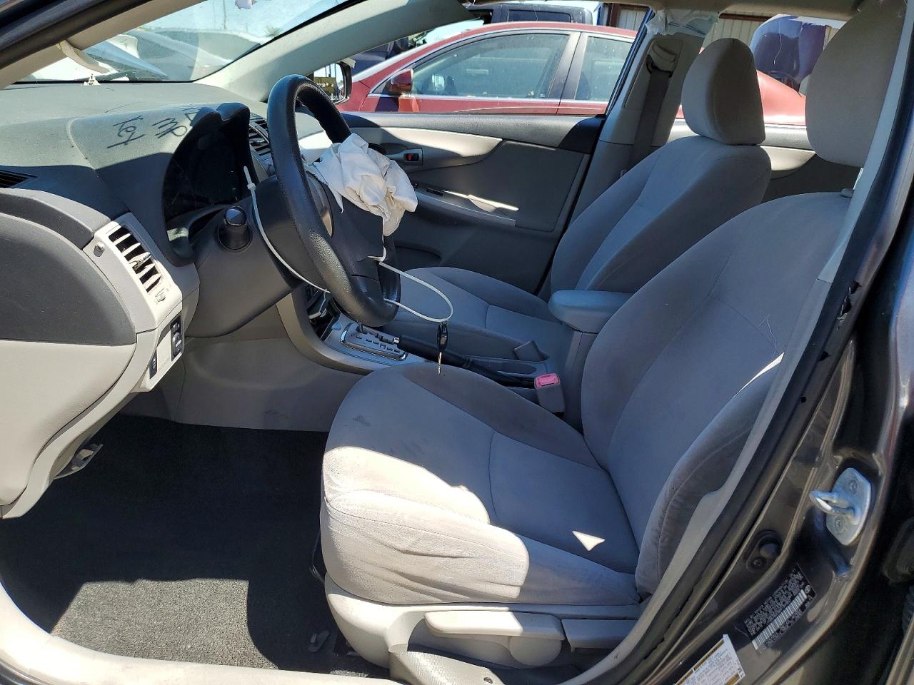 TOYOTA COROLLA 2011 — 8