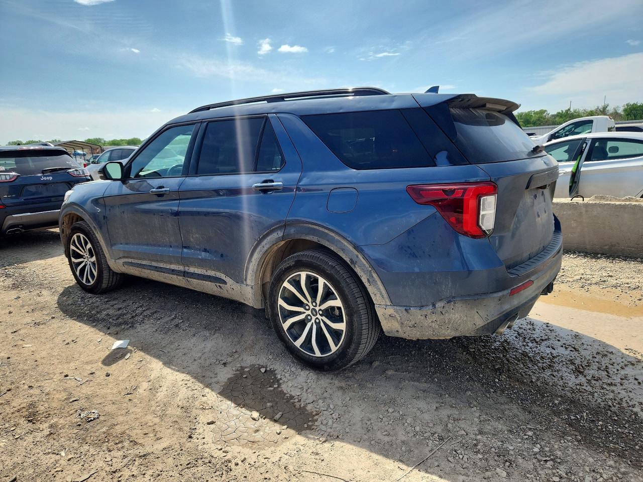 FORD EXPLORER 2020 — 3