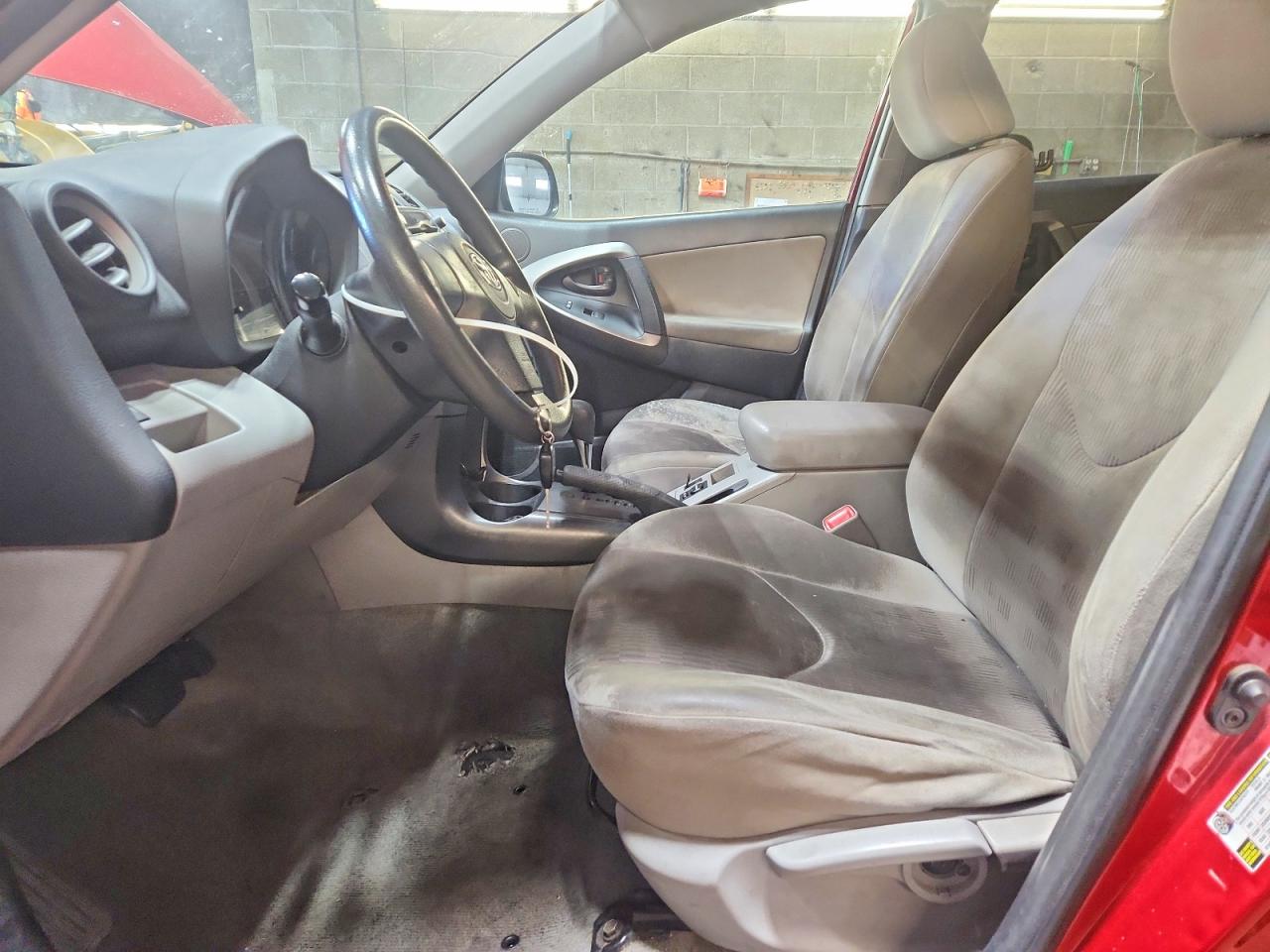 TOYOTA RAV4 2011 — 8