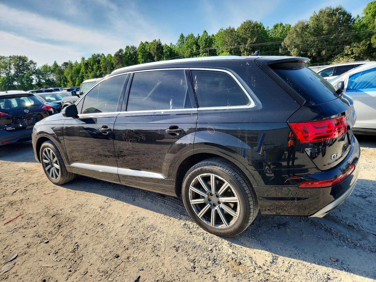 AUDI Q7 2019 — 3