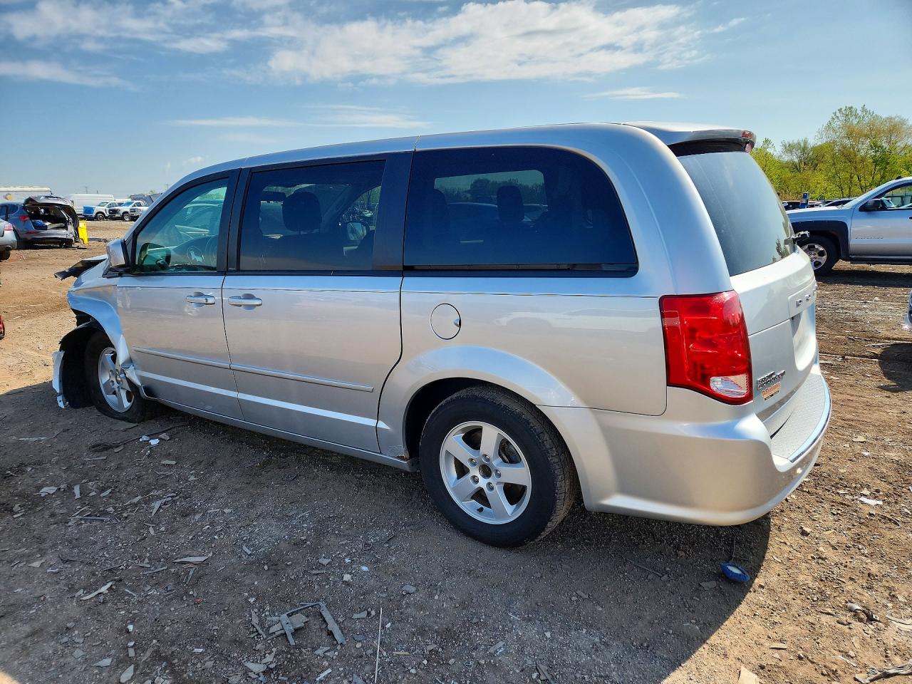 DODGE GRAND CARAVAN 2012 — 3