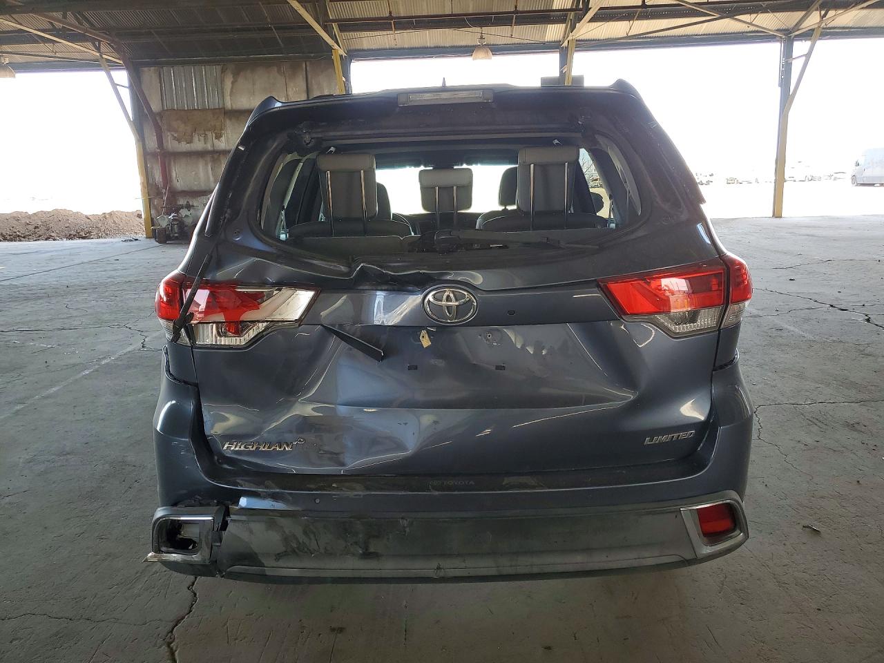 TOYOTA HIGHLANDER 2018 — 7