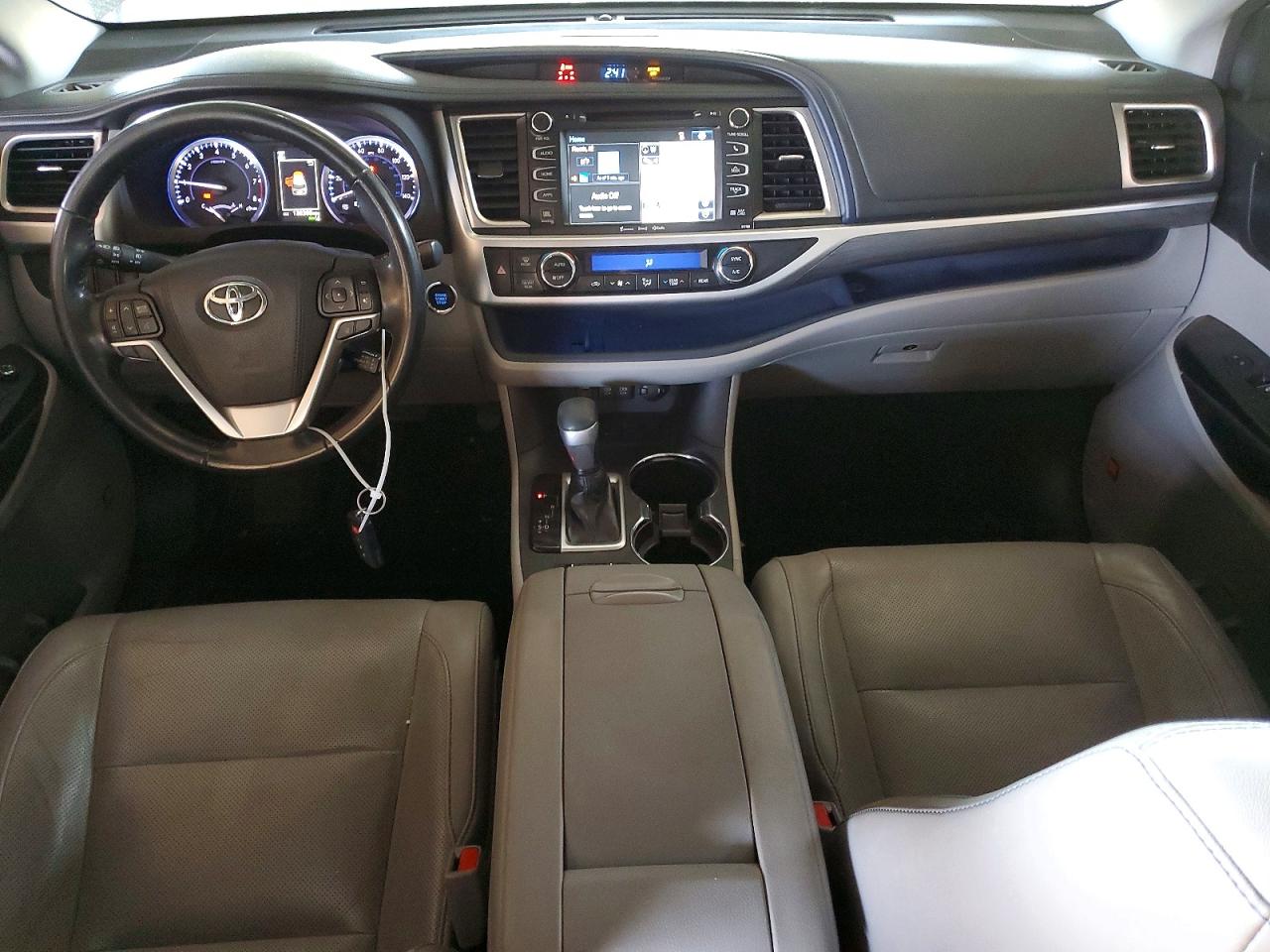 TOYOTA HIGHLANDER 2018 — 9