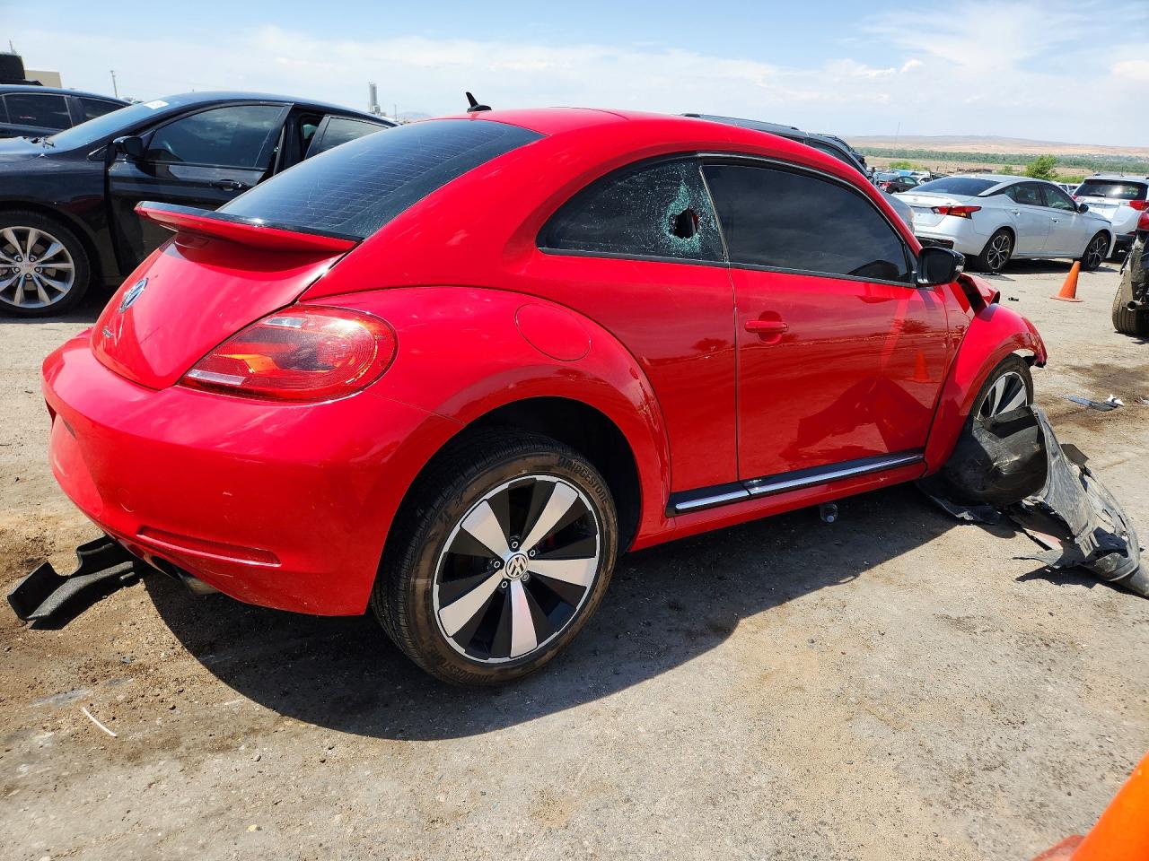 VOLKSWAGEN BEETLE 2013 — 4