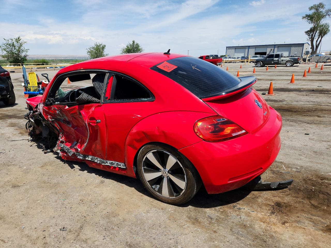VOLKSWAGEN BEETLE 2013 — 3