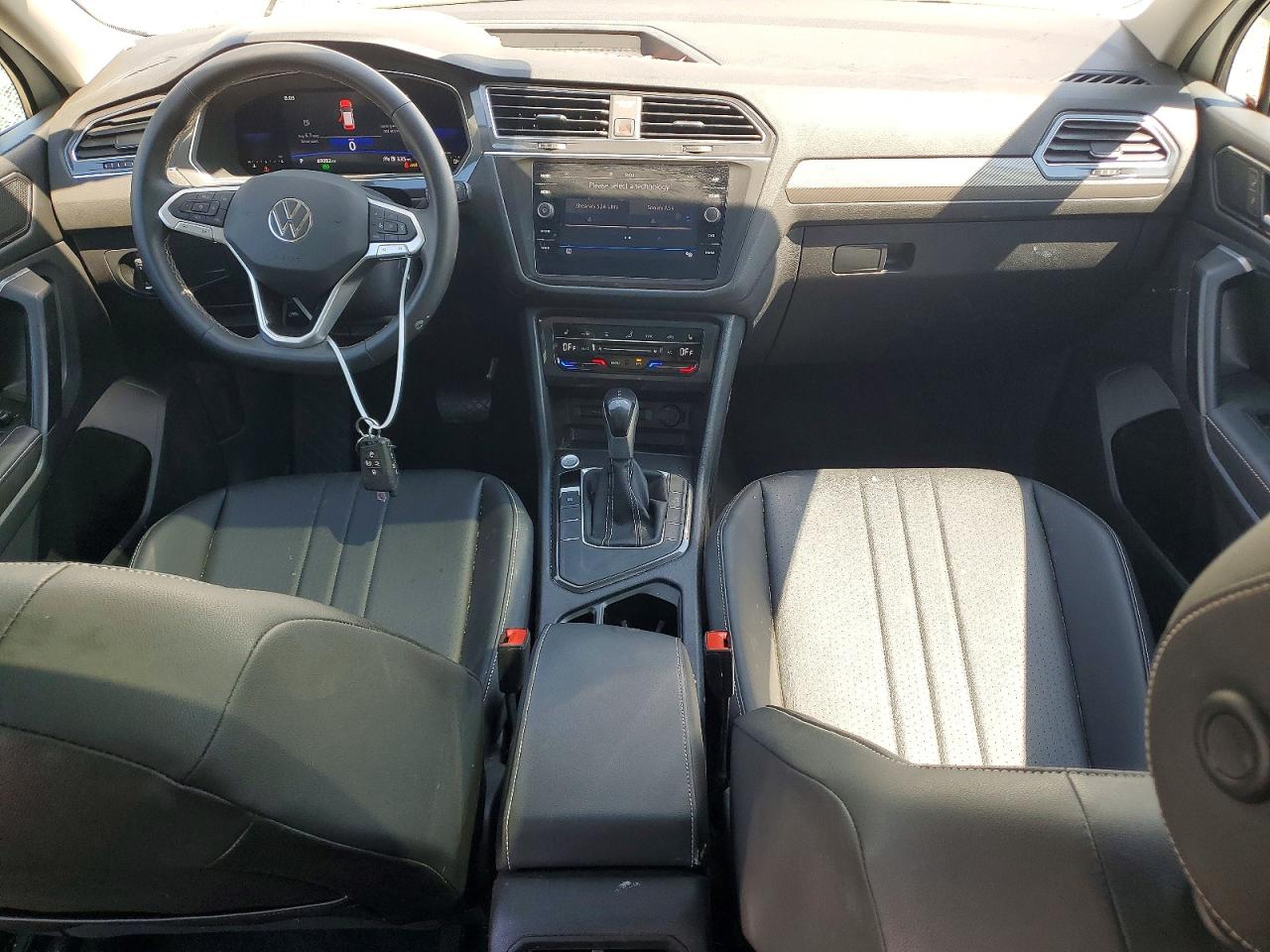 VOLKSWAGEN TIGUAN 2023 — 9
