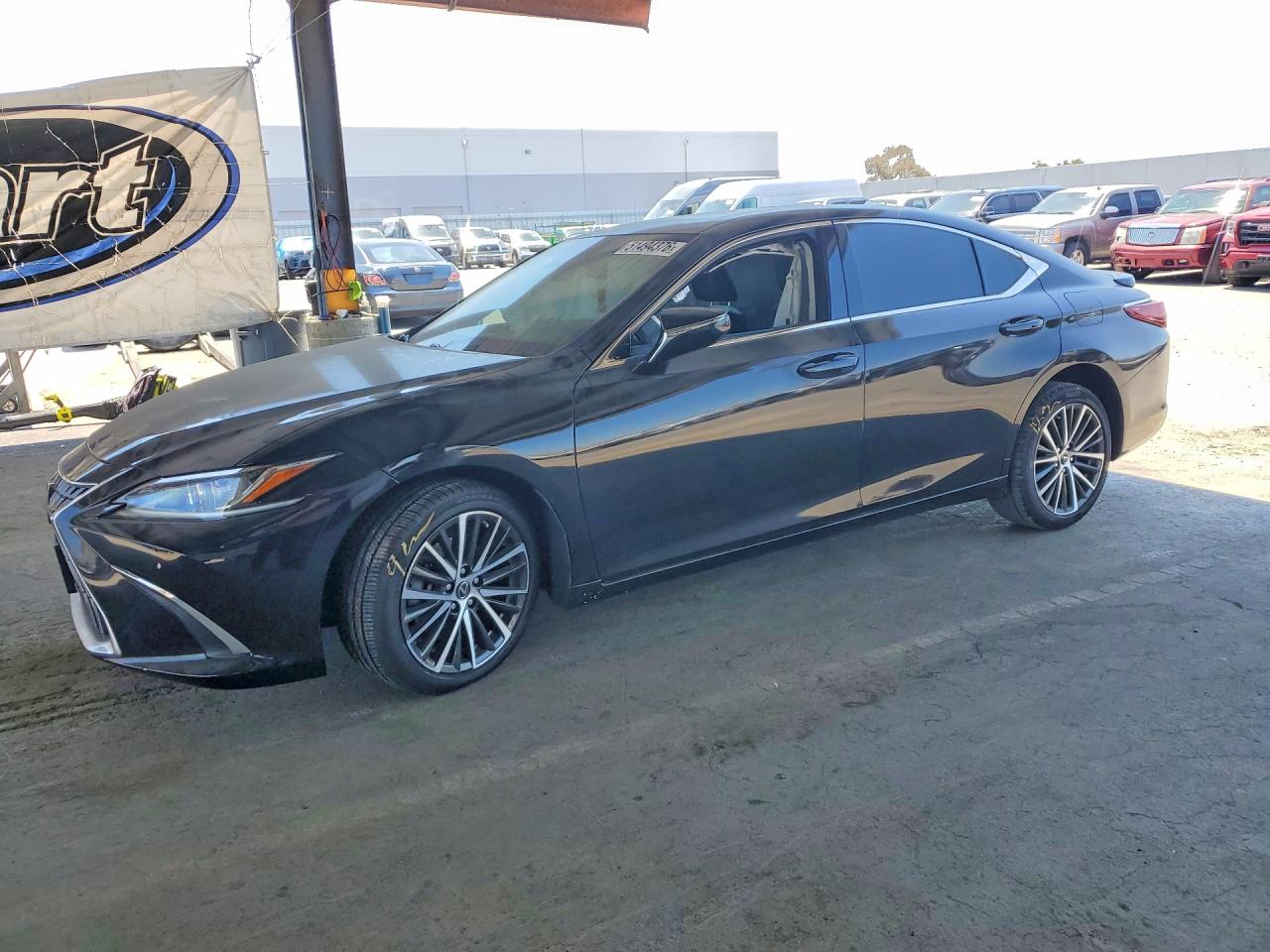 LEXUS ES 300H 2023 — 2