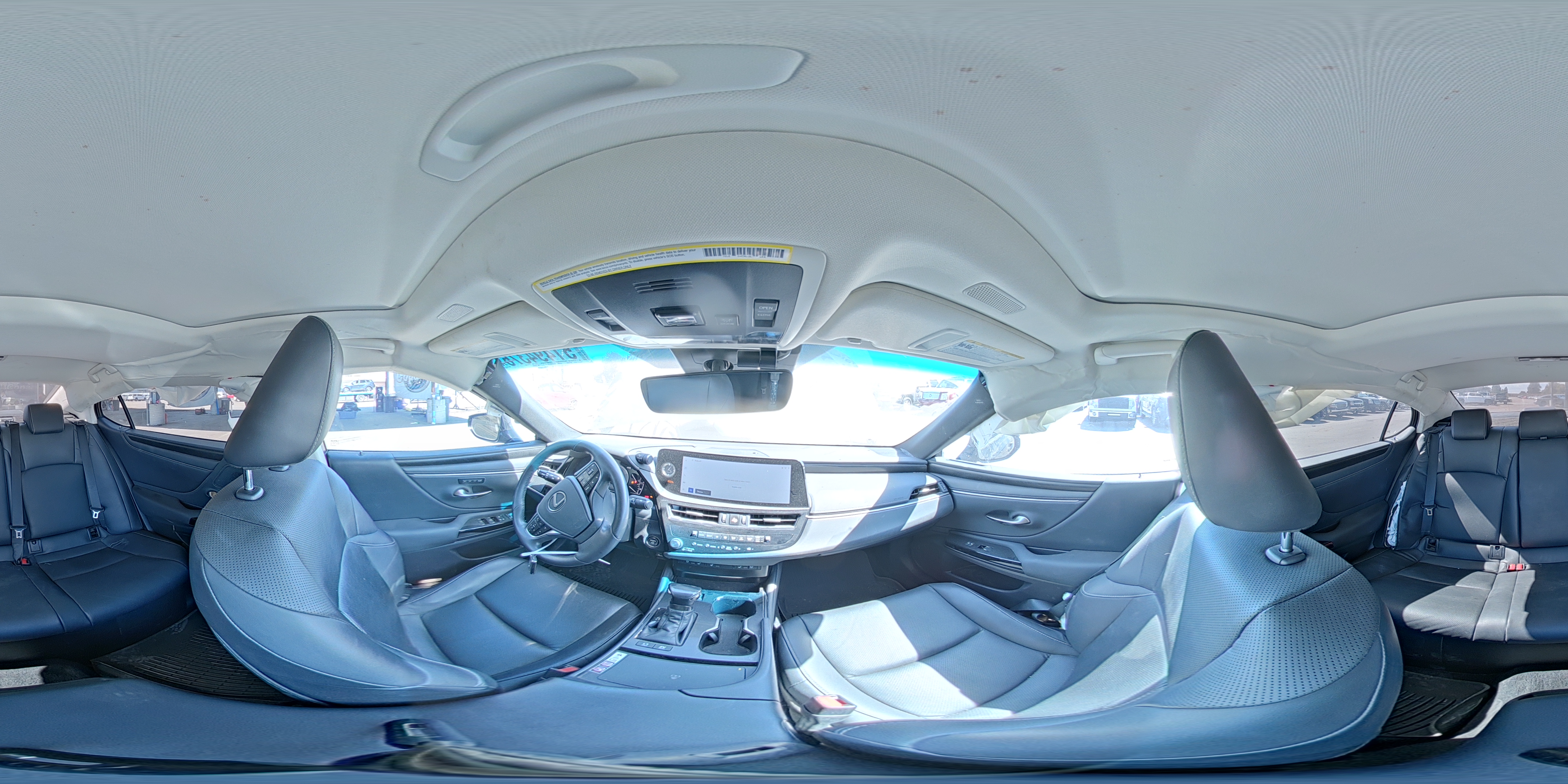 LEXUS ES 300H 2023 — 14