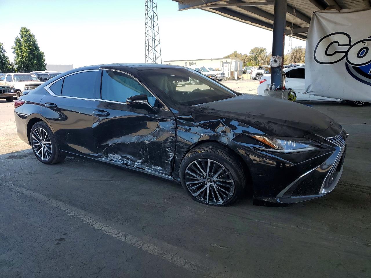 LEXUS ES 300H 2023 — 5